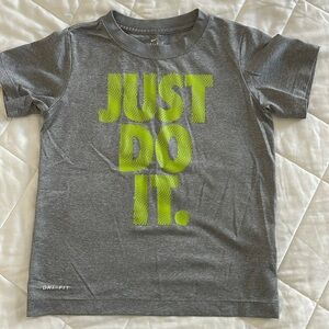 Boys Nike size 7 Dri-Fit tee